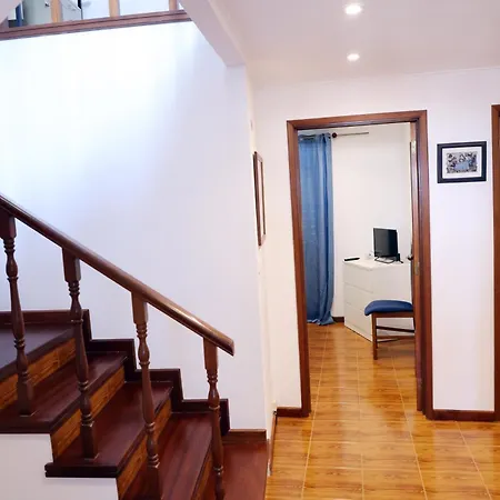 Lägenhet Al - Bairros Novos 24 *